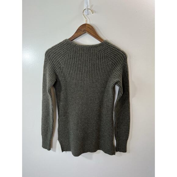 Womens Waffle Knit Cashmere Sweater Sz XS Green Minimalist Capsule Wardrobe Soft - Picture 2 of 8